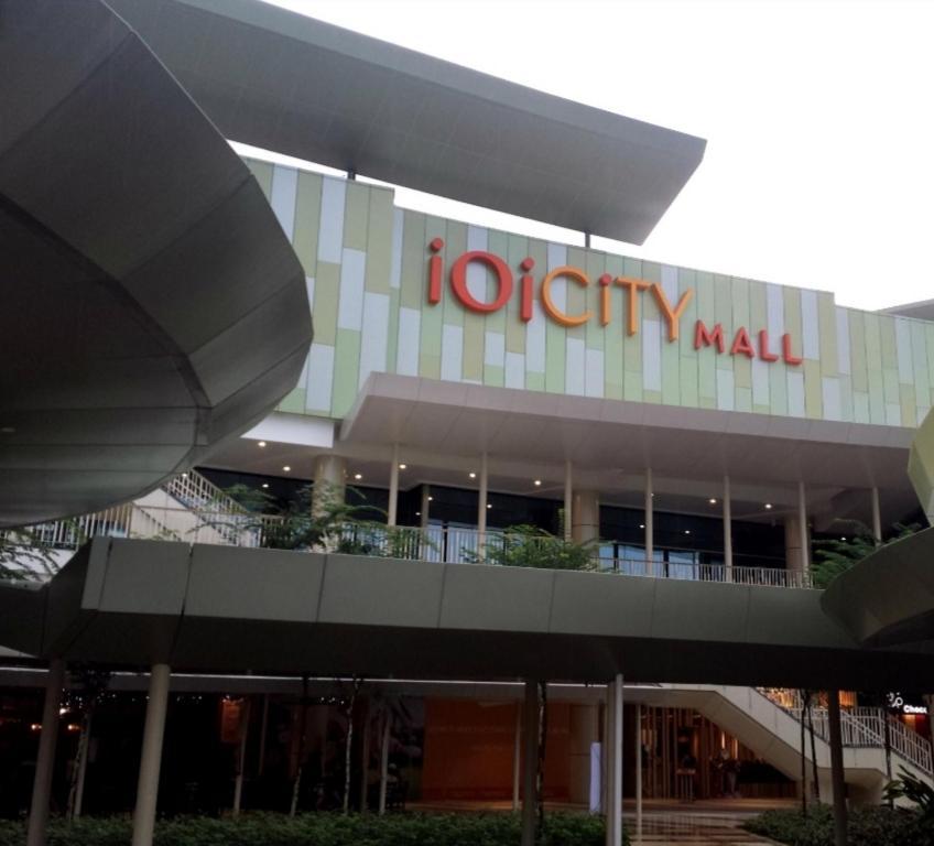 Shaftsbury Putrajaya At Alamanda Mall Apartment ภายนอก รูปภาพ